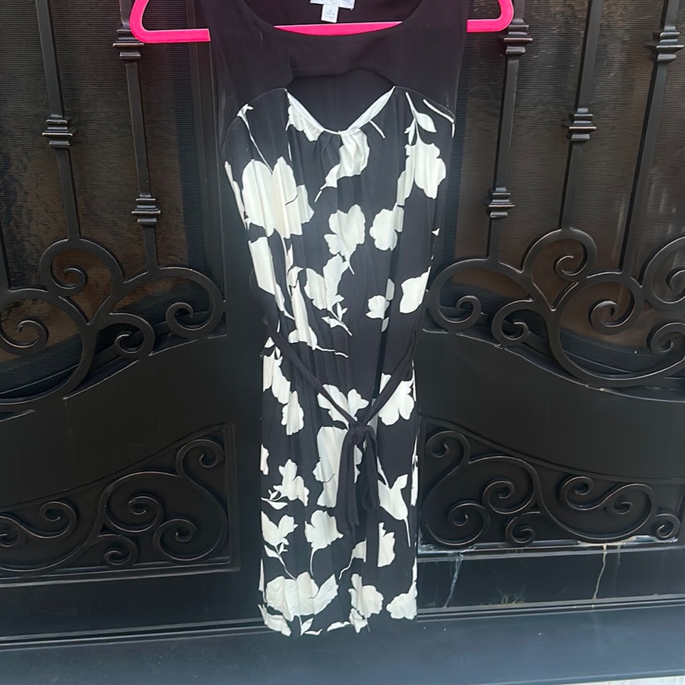 New York and Company black and white floral tie waist dress size M